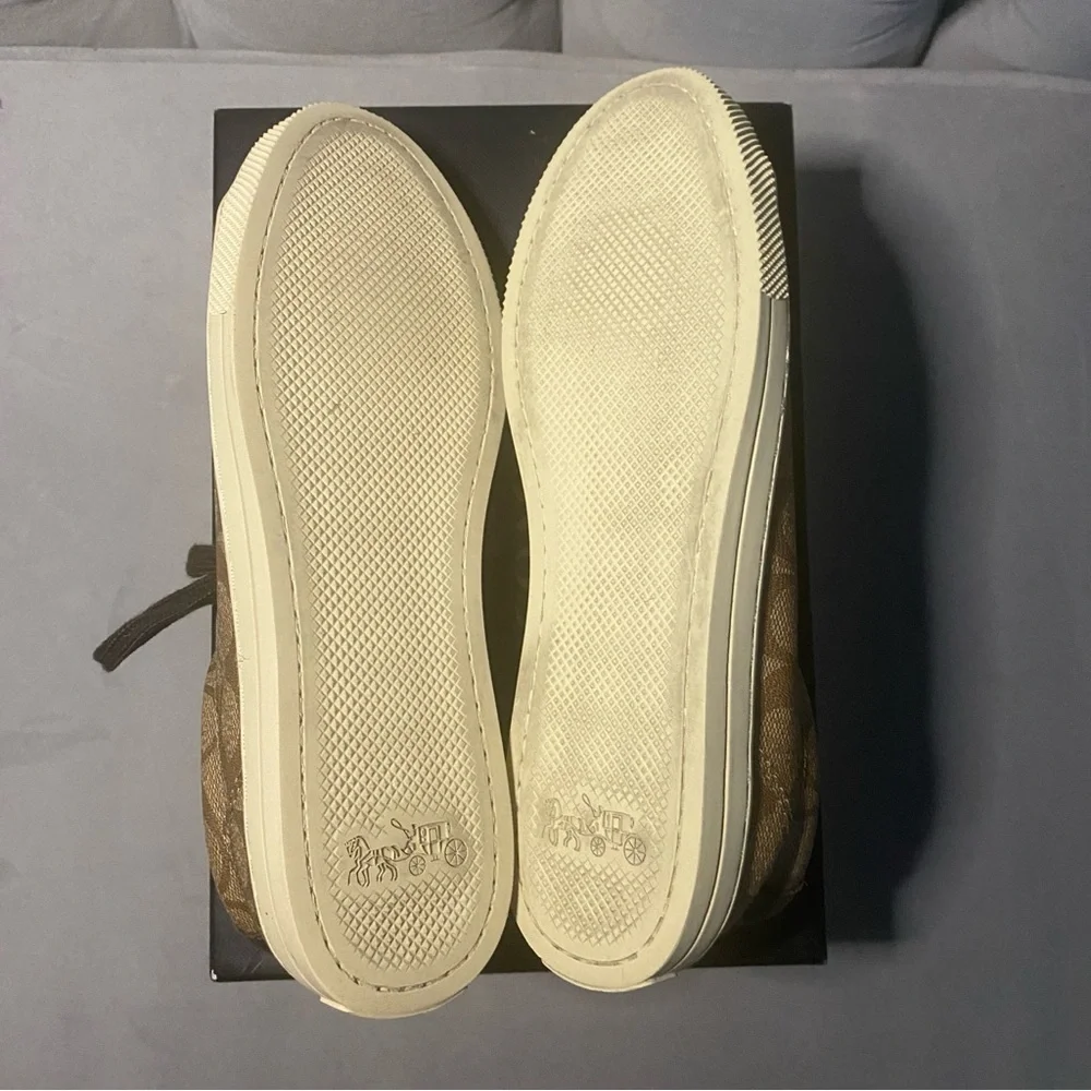 GUC USED COACH PERCY 12CM PVC/NAPPA SNEAKERS IN KHAKI/CHESTNUT - SIZE 7.5